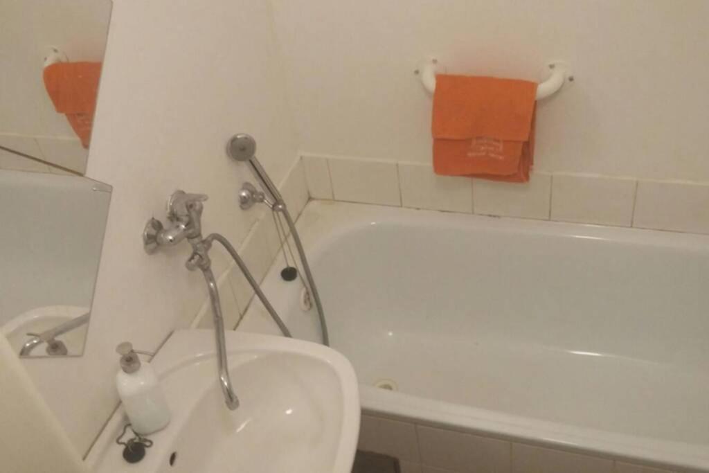 Room In Apartment Prague 3 エクステリア 写真