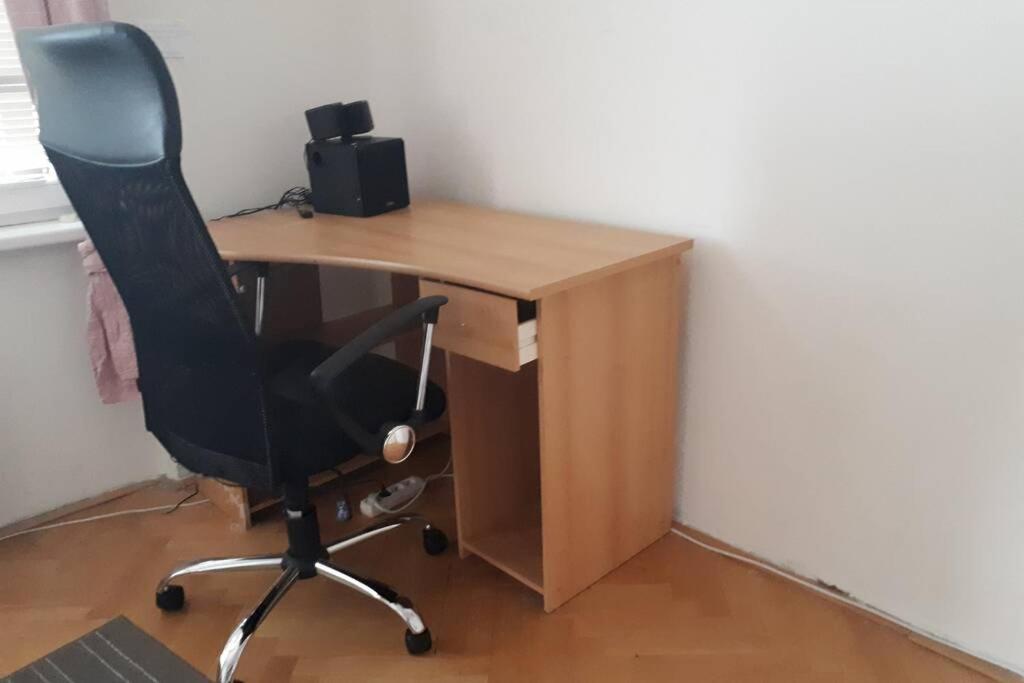 Room In Apartment Prague 3 エクステリア 写真